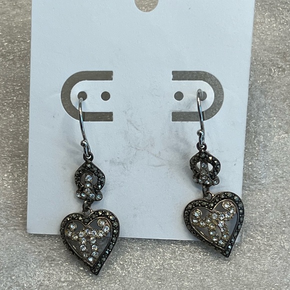 SOLD Earrings, Sparkly, Hearts, Very Pretty. - Picture 7 of 7